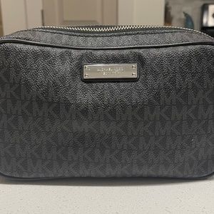 Michael Kors Jet Set Crossbody